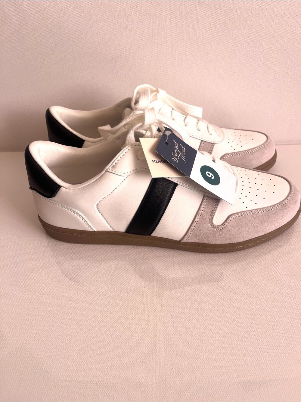 Universal Thread™ Size 9 Women’s Nikita Fashion Sneakers w/ Memory Foam Insole